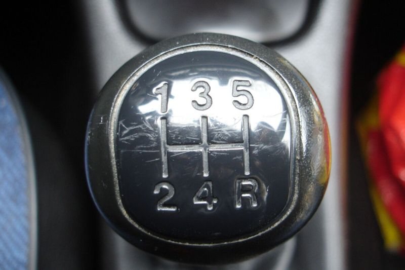 File:1200px-2560px-Gearstick.JPG