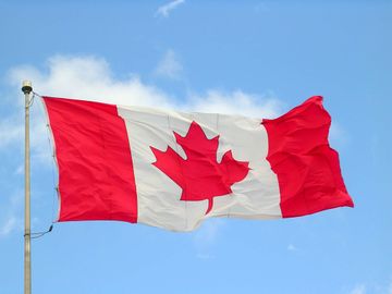40 km/h - large flags flap strongly.[8]