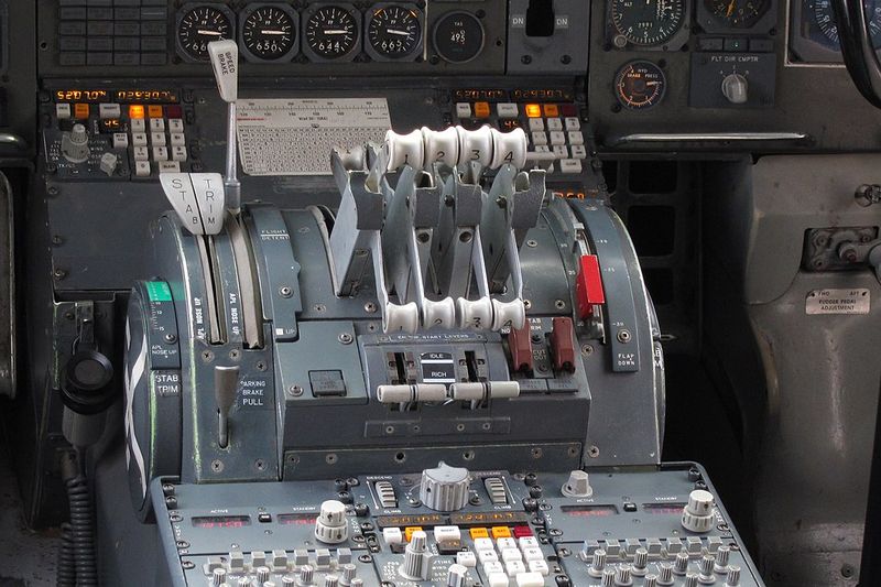 File:Electric switch 3.jpg